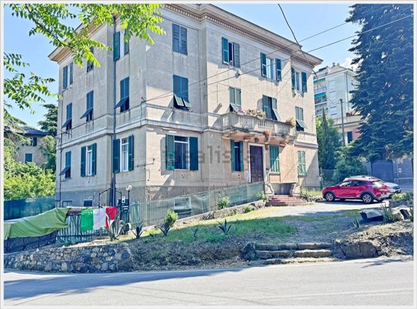 appartamento in vendita a Genova in zona Molassana