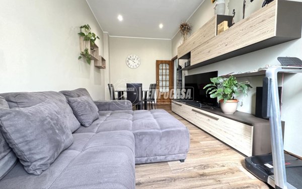 appartamento in vendita a Genova in zona Rivarolo