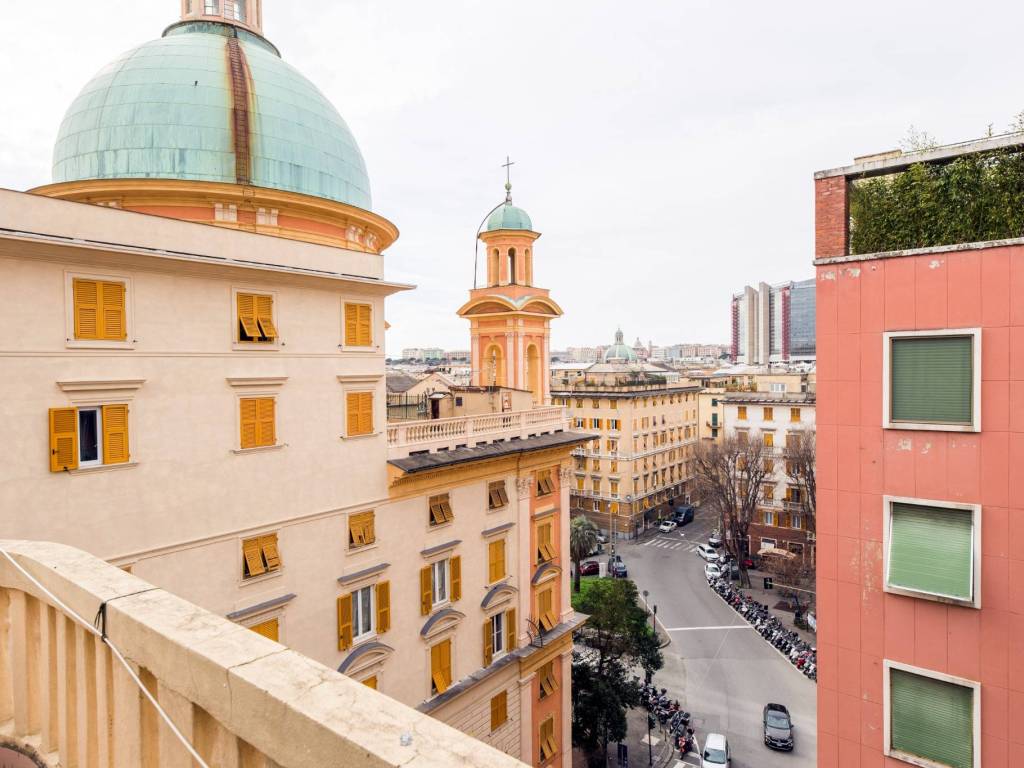 appartamento in vendita a Genova in zona Foce
