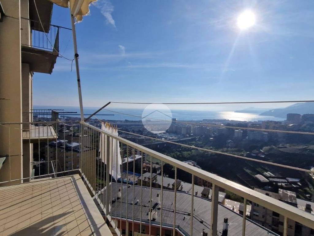 appartamento in vendita a Genova in zona Palmaro / Pra'