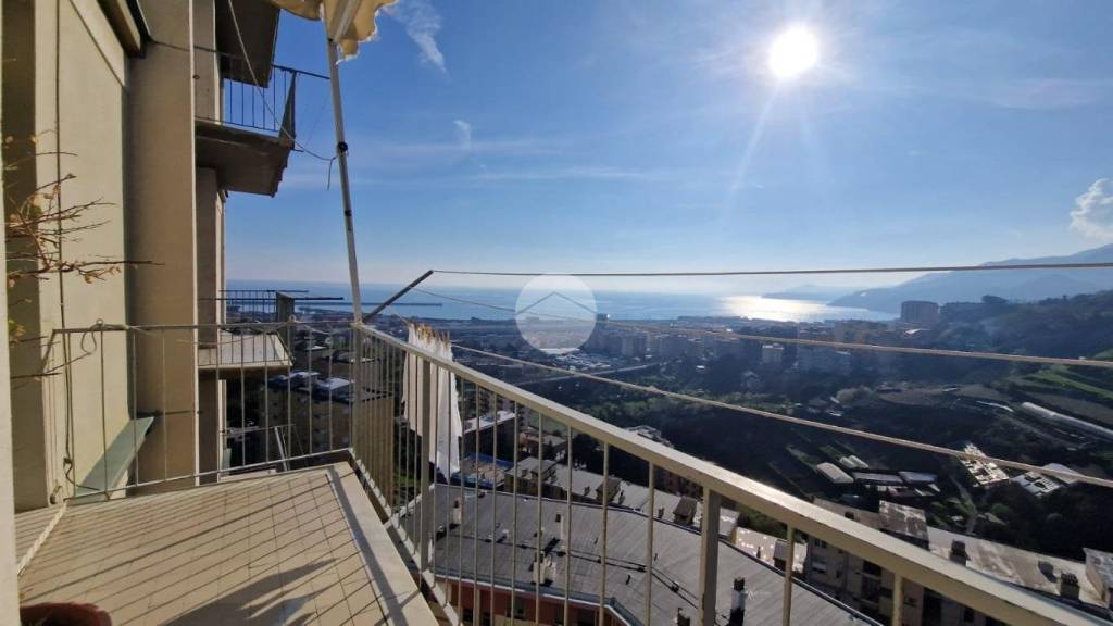 appartamento in vendita a Genova in zona Palmaro / Pra'