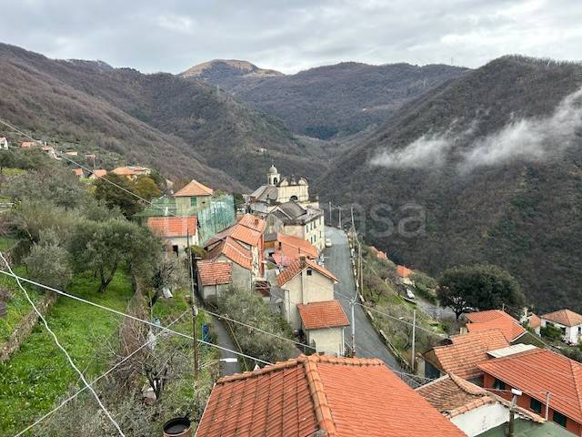 casa indipendente in vendita a Genova in zona Struppa