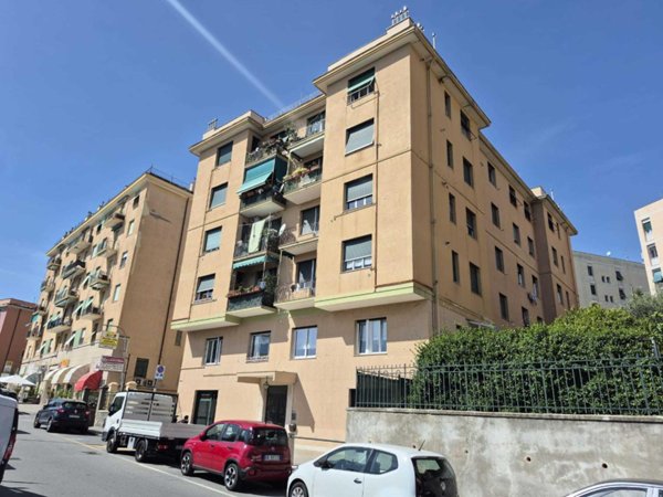 appartamento in vendita a Genova in zona Sturla