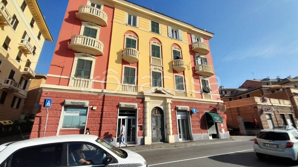 appartamento in vendita a Genova in zona Voltri