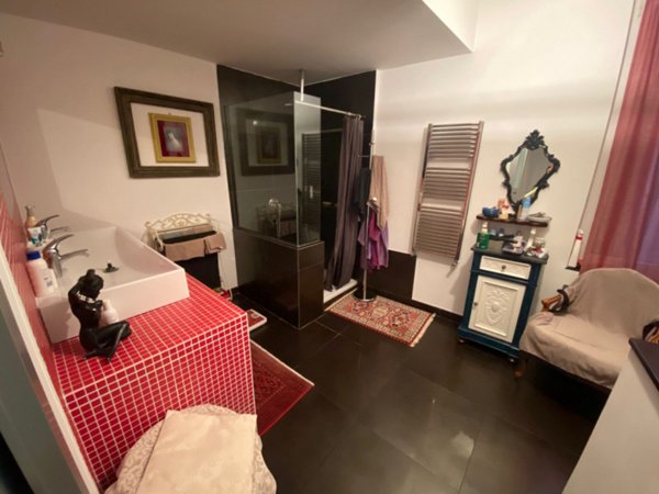 appartamento in vendita a Genova in zona Sottoripa / Maddalena / Molo