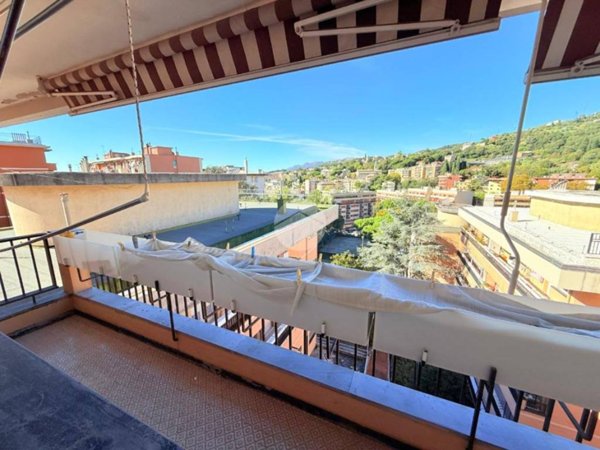 appartamento in vendita a Genova in zona Sestri Ponente