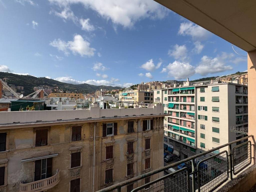 appartamento in vendita a Genova in zona Marassi