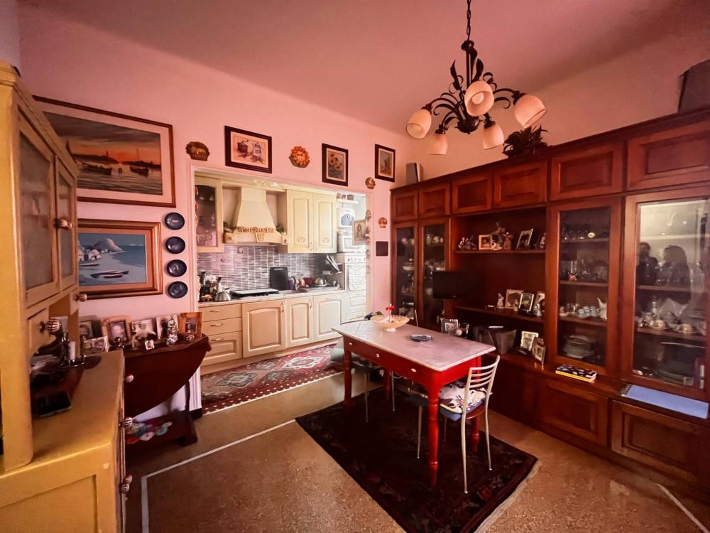 appartamento in vendita a Genova in zona Oregina