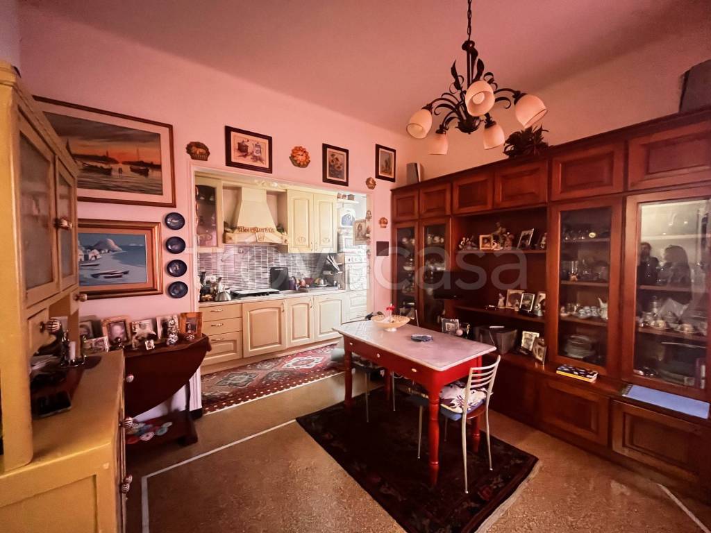 appartamento in vendita a Genova in zona Oregina