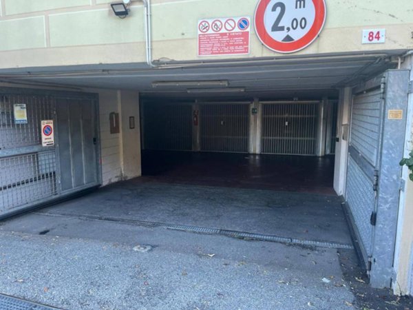 locale di sgombero in vendita a Genova in zona San Fruttuoso