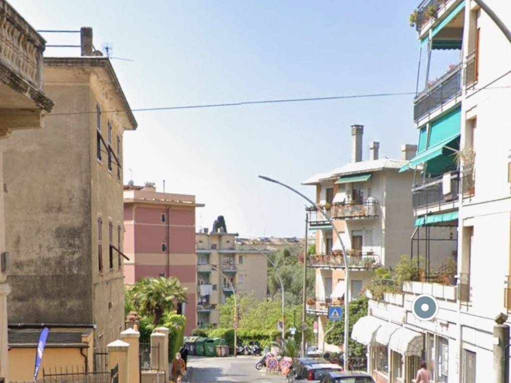 locale di sgombero in vendita a Genova in zona Nervi
