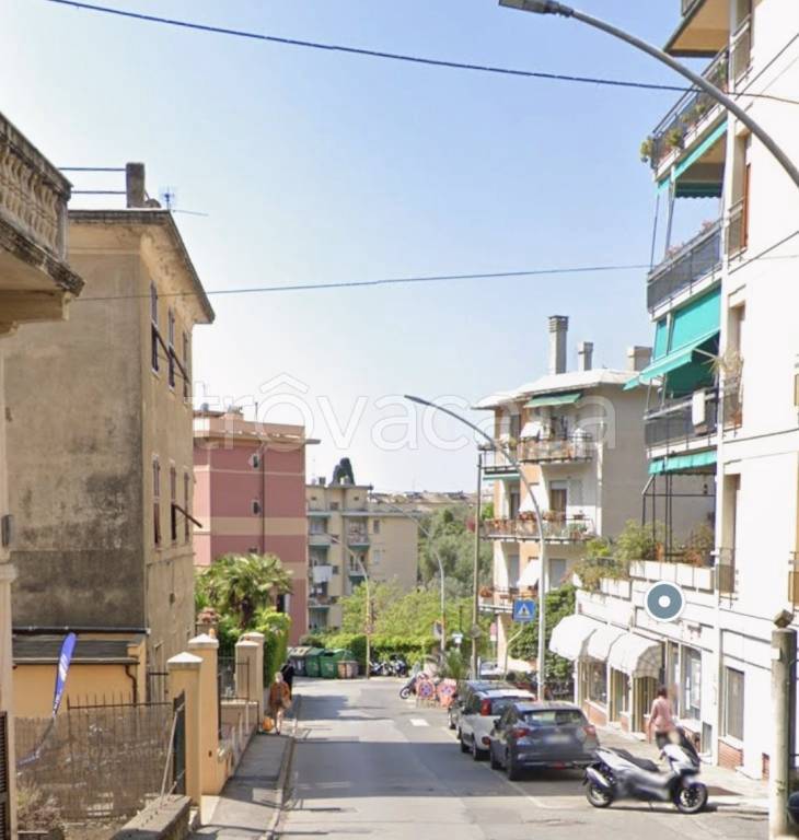 locale di sgombero in vendita a Genova