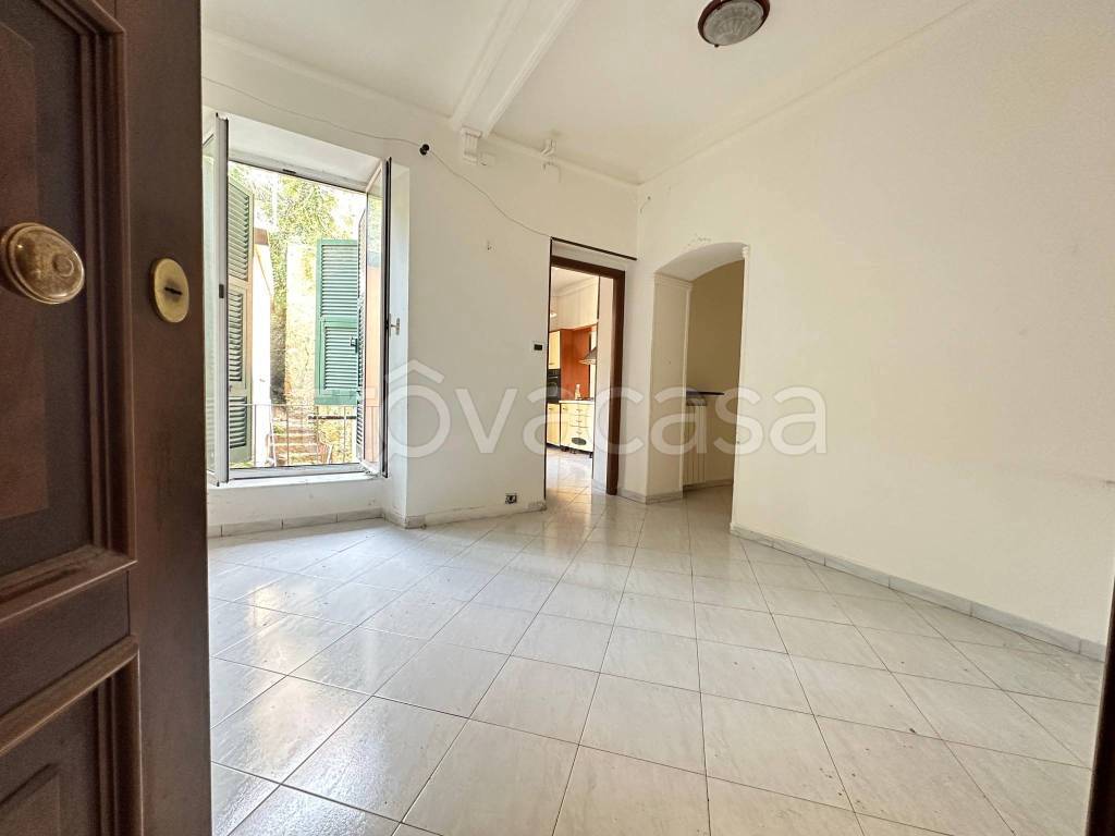 appartamento in vendita a Genova in zona Rivarolo