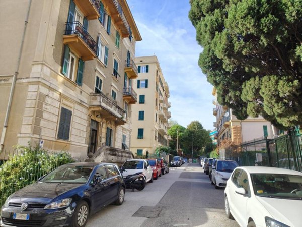 appartamento in vendita a Genova in zona Sturla