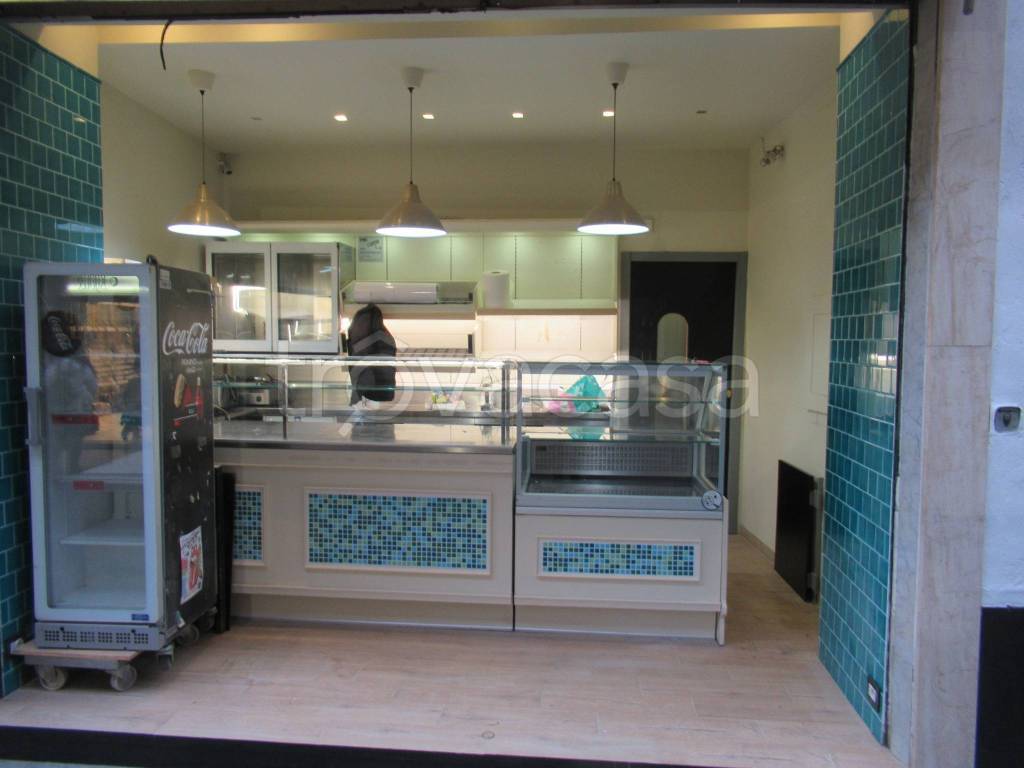 negozio in vendita a Genova in zona Sestri Ponente