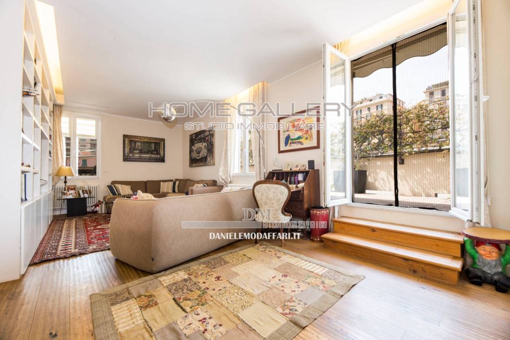 appartamento in vendita a Genova in zona Sturla