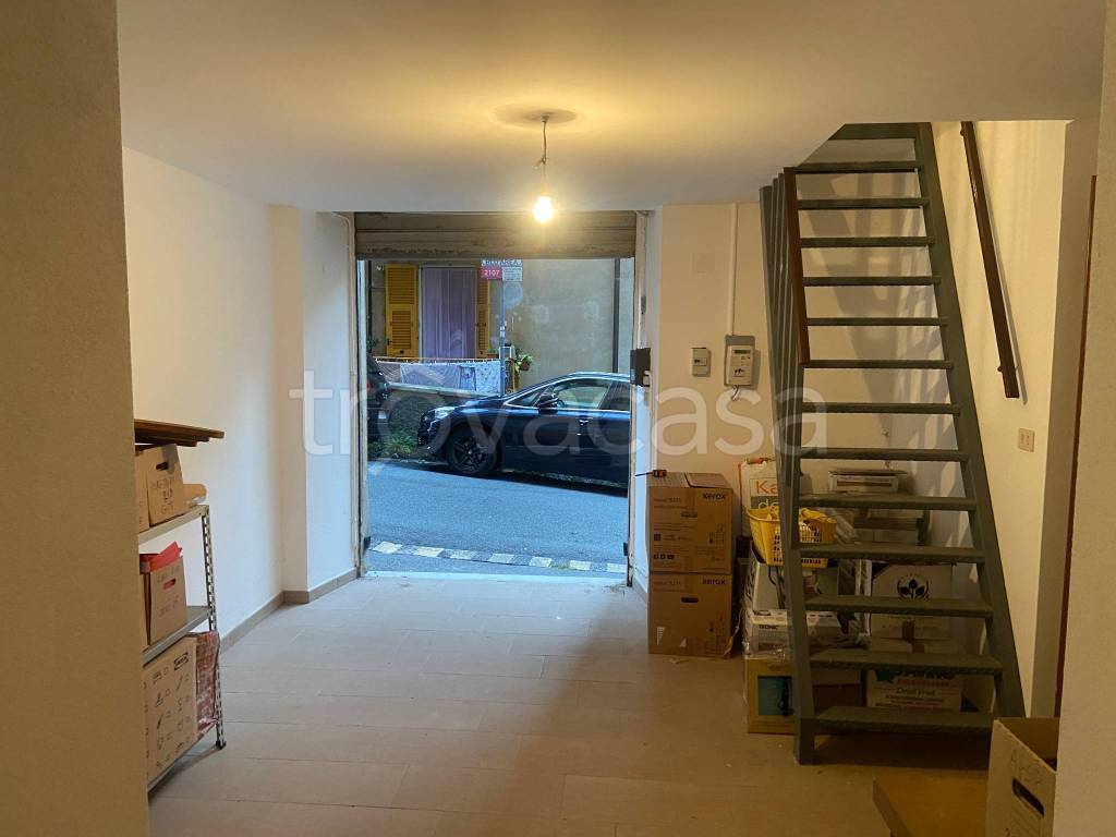 locale commerciale in vendita a Genova in zona Castelletto