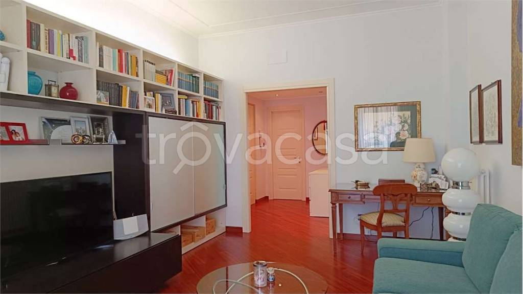 appartamento in vendita a Genova in zona Sestri Ponente