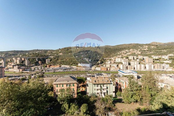 appartamento in vendita a Genova in zona San Gottardo/Sant'Eusebio