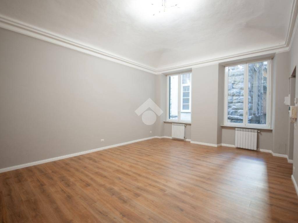 appartamento in vendita a Genova in zona Sottoripa / Maddalena / Molo