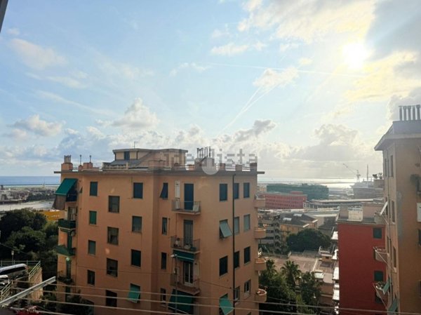 appartamento in vendita a Genova in zona Sestri Ponente