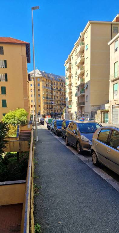 appartamento in vendita a Genova in zona Lagaccio / Granarolo