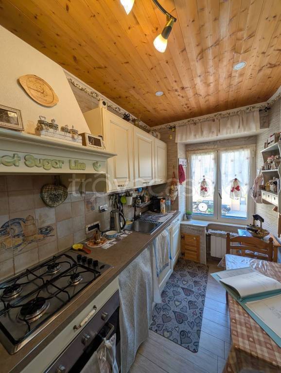 appartamento in vendita a Genova in zona Rivarolo