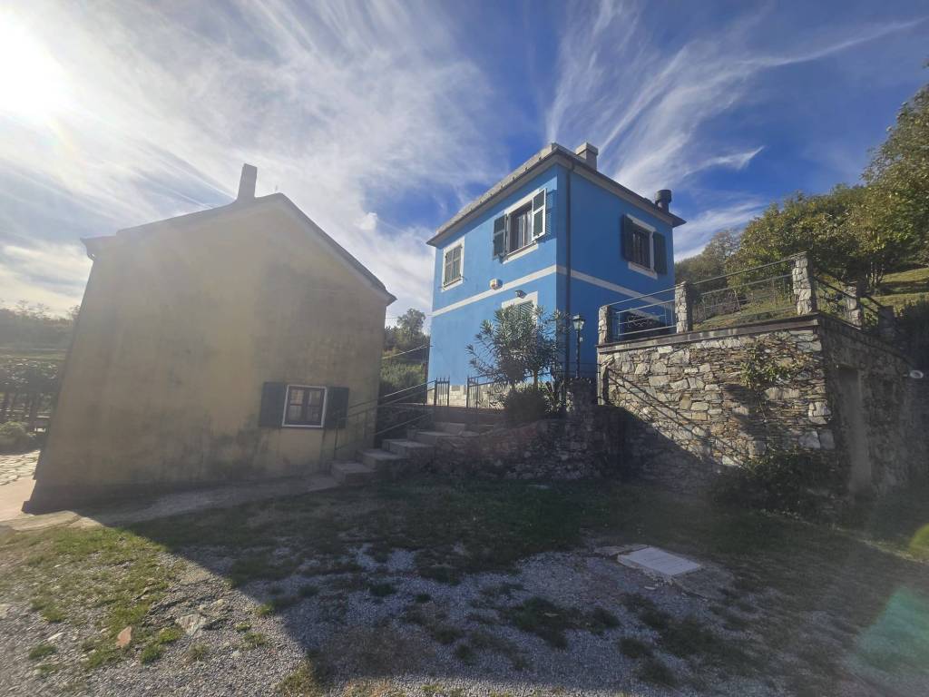 casa indipendente in vendita a Genova in zona Palmaro / Pra'