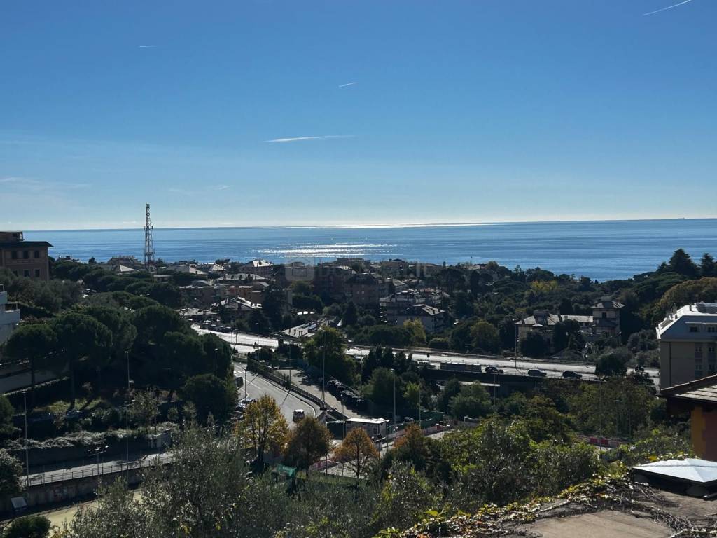 appartamento in vendita a Genova in zona Quarto dei Mille