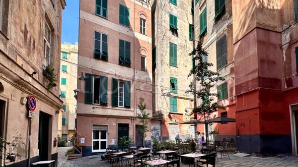 appartamento in vendita a Genova in zona Sottoripa / Maddalena / Molo