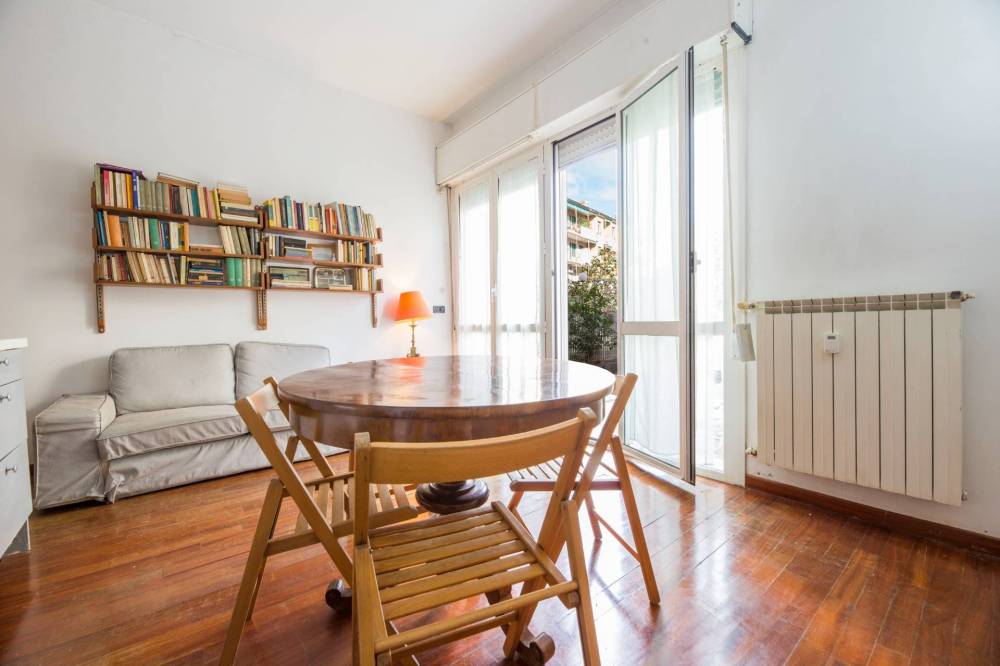 appartamento in vendita a Genova in zona Sturla