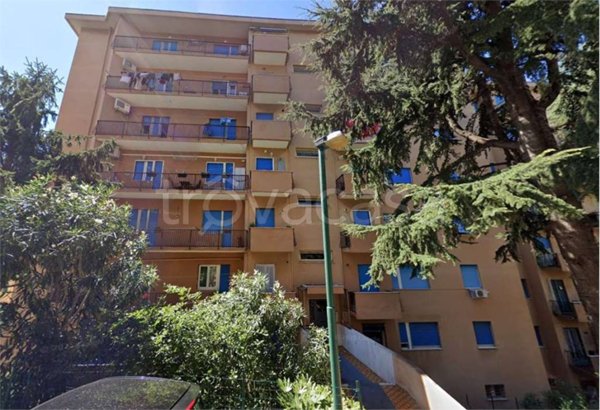 appartamento in vendita a Genova in zona Sestri Ponente