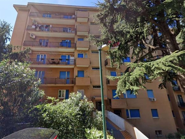 appartamento in vendita a Genova in zona Sestri Ponente