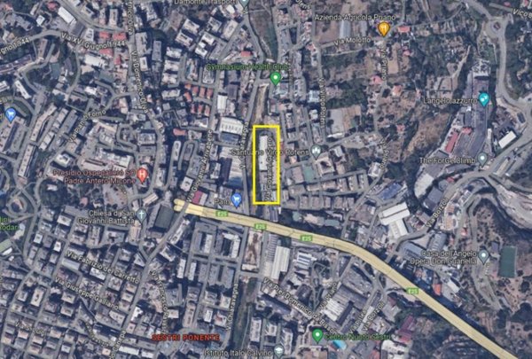 negozio in vendita a Genova in zona Sestri Ponente