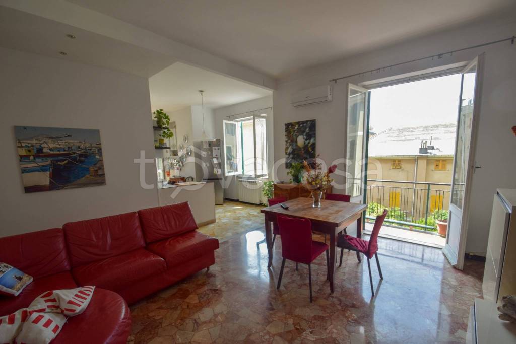 appartamento in vendita a Genova in zona Voltri