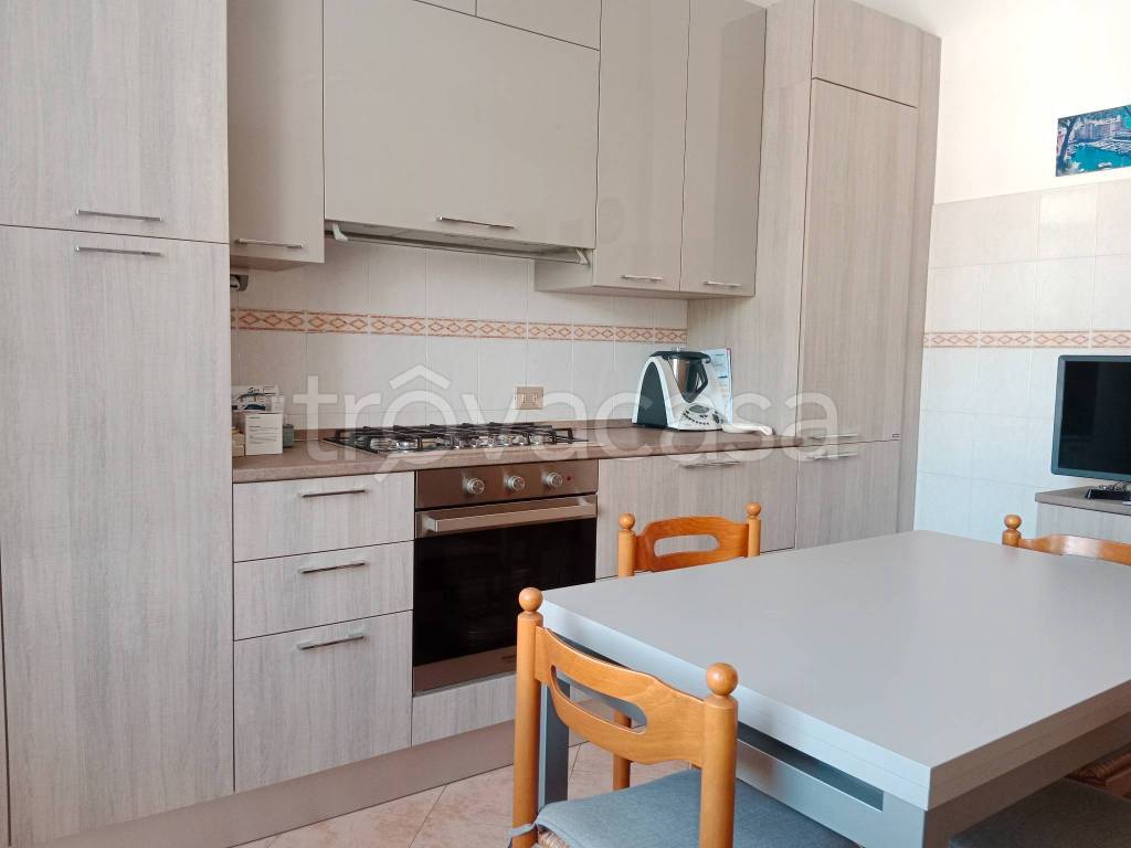 appartamento in vendita a Genova in zona Rivarolo