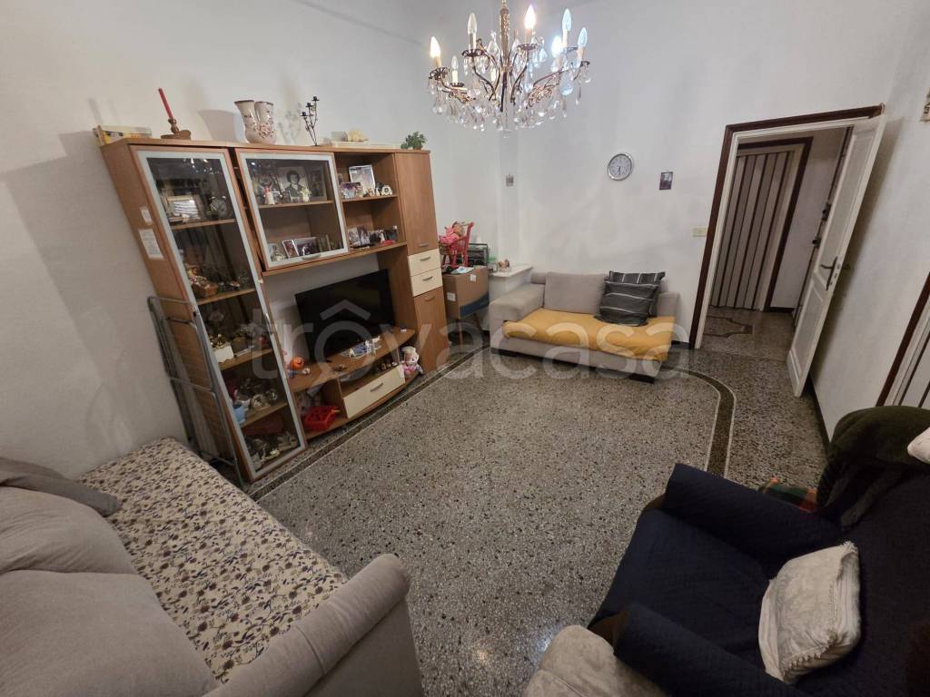 appartamento in vendita a Genova in zona Marassi