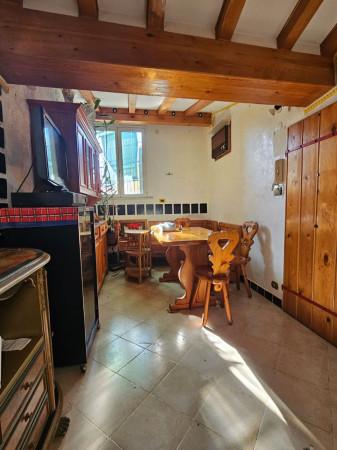 appartamento in vendita a Genova in zona Sestri Ponente