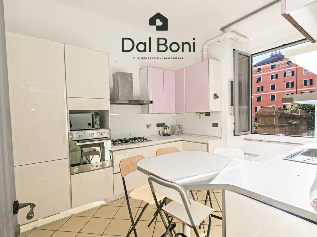 appartamento in vendita a Genova in zona Castelletto