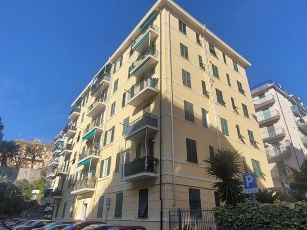 appartamento in vendita a Genova in zona Sestri Ponente