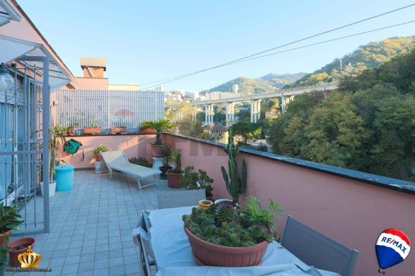 appartamento in vendita a Genova in zona Rivarolo