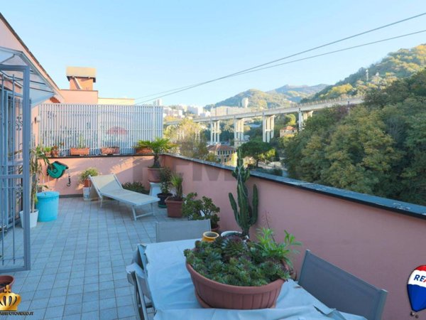 appartamento in vendita a Genova in zona Rivarolo
