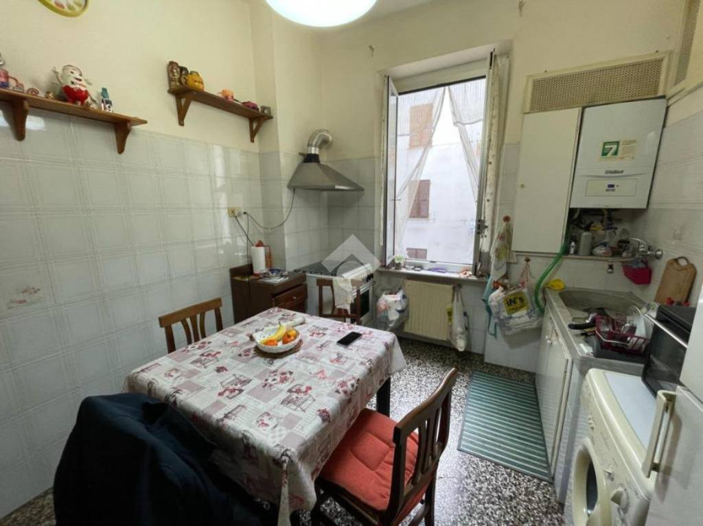 appartamento in vendita a Genova in zona Molassana