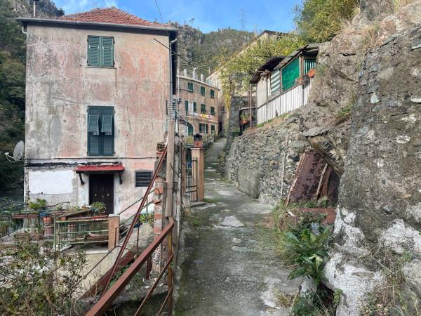 appartamento in vendita a Genova in zona Acquasanta