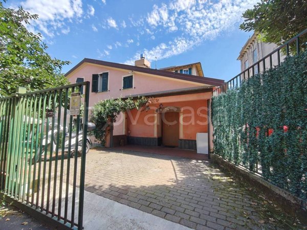 casa indipendente in vendita a Genova in zona Sturla