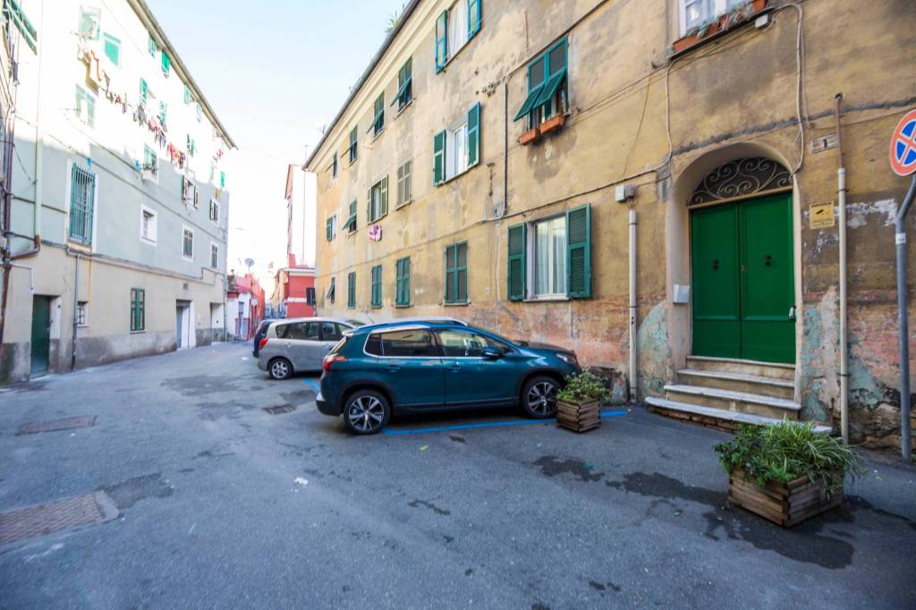 appartamento in vendita a Genova in zona Marassi