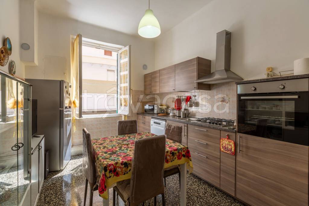 appartamento in vendita a Genova in zona Foce