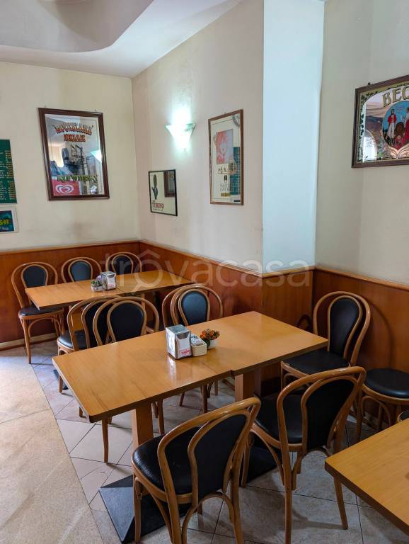 negozio in vendita a Genova in zona Portoria / Piccapietra