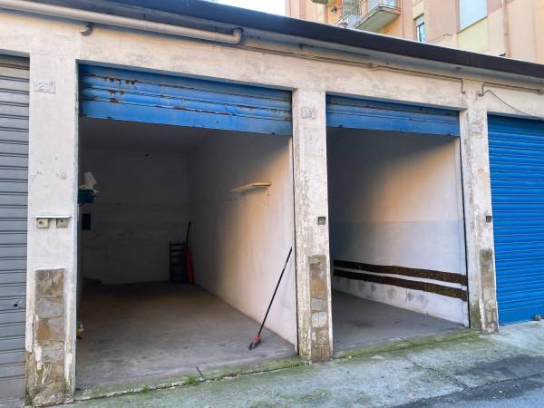 negozio in vendita a Genova in zona Bolzaneto