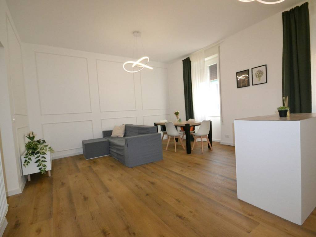 appartamento in vendita a Genova in zona Sestri Ponente